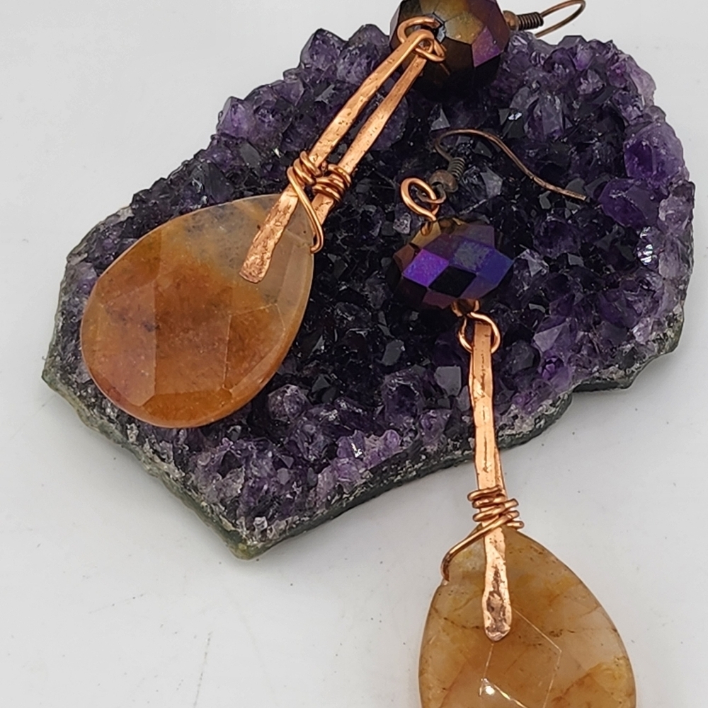 CARNELIAN, CRYSTALS AND COPPER METALS DANGLING EARRINGS - Picture 7 of 11